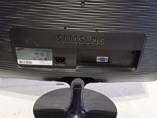 Монитор Б-класс Samsung SyncMaster B2230N / 22" (1920x1080) TN / VGA / VESA 75x75