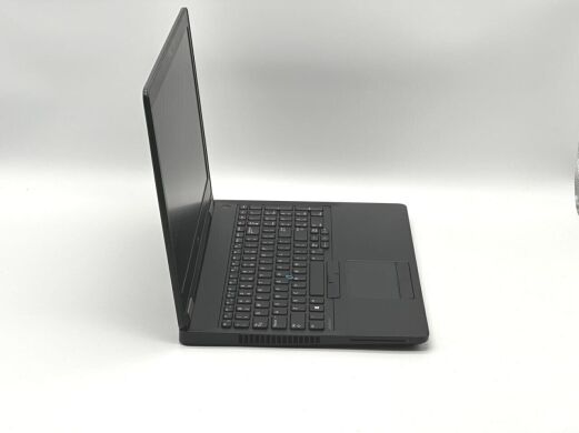 Игровой ноутбук Б-класс Dell Latitude E5570 / 15.6" (1920x1080) IPS / Intel Core i7-6600U (2 (4) ядра по 2.6 - 3.4 GHz) / 8 GB DDR4 / 120 GB SSD / AMD Radeon R7 M360, 2 GB DDR3, 64-bit / WebCam / HDMI