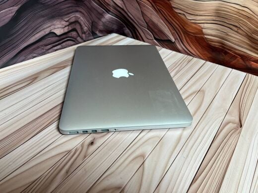 Ультрабук Б-клас Apple MacBook Pro 13 A1502 / 13.3" (2560x1600) IPS / Intel Core i7-4558U (2 (4) ядра по 2.8 - 3.3 GHz) / 16 GB DDR3 / 256 GB SSD / Intel Iris Graphics 5100 / WebCam / MacOS
