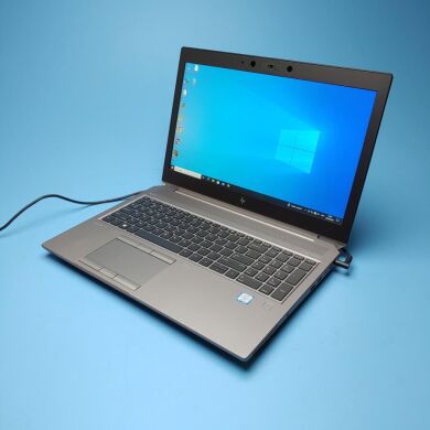 Мобільна робоча станція Б-клас HP ZBook Studio G5 / 15.6" (1920x1080) IPS / Intel Core i7-8850H (6 (12) ядер по 2.6 - 4.3 GHz) / 16 GB DDR4 / 480 GB SSD / nVidia Quadro P1000, 4 GB DDR5, 128-bit / WebCam / Win 10 Pro