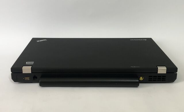 Мобільна робоча станція Lenovo ThinkPad W520 / 15.6" (1600x900) TN / Intel Core i7-2760QM (4 (8) ядра по 2.4 - 3.5 GHz) / 8 GB DDR3 / 256 GB SSD / nVidia Quadro 1000M, 2 GB DDR3, 128-bit / WebCam / DVD-ROM