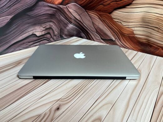 Ультрабук Б-клас Apple MacBook Pro 13 A1502 / 13.3" (2560x1600) IPS / Intel Core i7-4558U (2 (4) ядра по 2.8 - 3.3 GHz) / 16 GB DDR3 / 256 GB SSD / Intel Iris Graphics 5100 / WebCam / MacOS