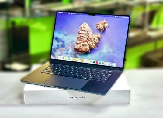 Ультрабук Apple MacBook Air 15 M2 2023 A2941 / 15.3" (2880x1864) IPS / Apple M2 (8 ядер по 3.5 GHz) / 8 GB DDR5 / 256 GB SSD / Apple M2 Graphics / WebCam / MacOS Ультрабук Apple MacBook Air 15 M2 2023 A2941 / 15.3" (2880x1864) IPS / Apple M2 (8 ядер по 3.5 GHz) / 8 GB DDR5 / 256 GB SSD / Apple M2 Graphics / WebCam / MacOS