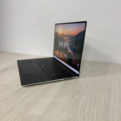 Игровой ноутбук Б-класс Dell XPS 15 9520 / 15.6" (3456x2160) OLED Touch / Intel Core i9-12900HK (14 (20) ядер по 3.8 - 5.0 GHz) / 16 GB DDR5 / 512 GB SSD NVMe / nVidia GeForce RTX 3050 Ti, 4 GB GDDR6, 128-bit / WebCam