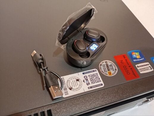 ПК Б-класс Lenovo ThinkCentre M72e SFF / Intel Core i5-3470S (4 ядра по 2.9 - 3.6 GHz) / 8 GB DDR3 / 500 GB HDD / Intel HD Graphics 2500 / DVD-RW + беспроводные наушники