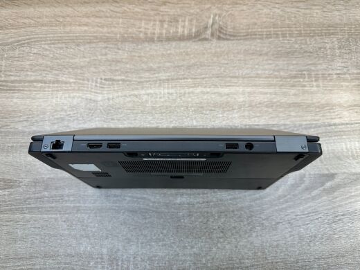 Нетбук Б-класс Dell Latitude E7250 / 12.5" (1366x768) TN / Intel Core i5-5300U (2 (4) ядра по 2.3 - 2.9 GHz) / 8 GB DDR3 / 120 GB SSD / Intel HD Graphics 5500 / WebCam