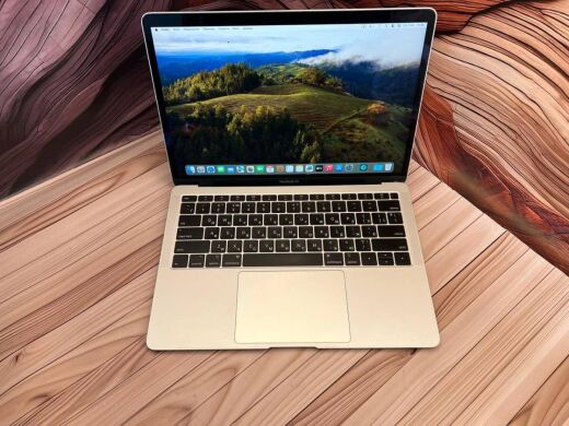 Ультрабук Apple MacBook Air 13 2018 / 13.3" (2560x1600) IPS / Intel Core i5-8210Y (2 (4) ядра по 1.6 - 3.6 GHz) / 16 GB DDR4 / 256 GB SSD / Intel UHD Graphics 617 / WebCam / MacOS