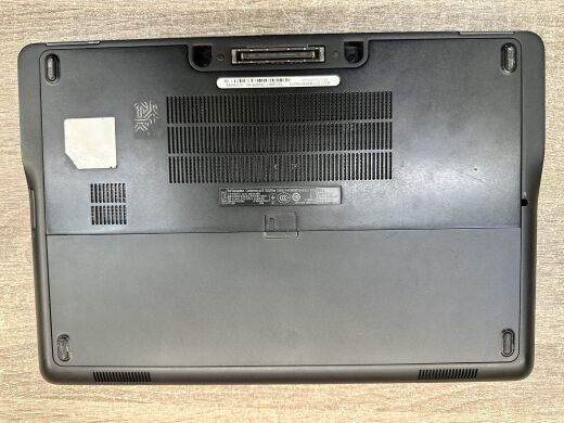 Нетбук Б-класс Dell Latitude E7250 / 12.5" (1366x768) TN / Intel Core i5-5300U (2 (4) ядра по 2.3 - 2.9 GHz) / 8 GB DDR3 / 120 GB SSD / Intel HD Graphics 5500 / WebCam