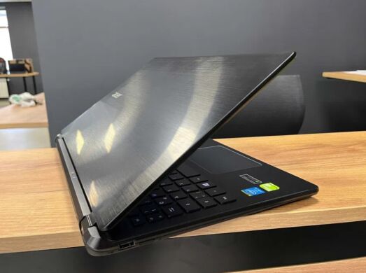 Игровой ноутбук Acer Aspire V5-573G / 15.6" (1366x768) TN / Intel Core i5-4200U (2 (4) ядра по 1.6 - 2.6 GHz) / 8 GB DDR3 / 240 GB SSD / nVidia GeForce GT 750M, 4 GB GDDR5, 128-bit / WebCam / Win 10 Home