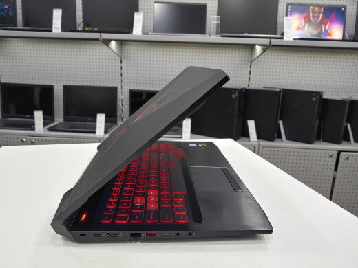 Игровой ноутбук HP OMEN 15-CE018DX / 15.6" (1920x1080) TN / Intel Core i7-7700HQ (4 (8) ядра по 2.8 - 3.8 GHz) / 8 GB DDR4 / 256 GB SSD + 1000 GB HDD / nVidia GeForce GTX 1050, 4 GB GDDR5, 128-bit / WebCam 