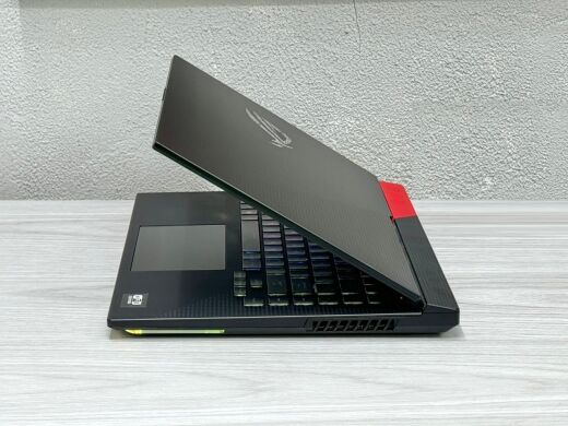 Ігровий ноутбук Asus Rog Strix G513Q / 15.6" (1920x1080) IPS / AMD Ryzen 9 5980HX (8 (16) ядер по 3.3 - 4.8 GHz) / 32 GB DDR4 / 1000 GB SSD M.2 / AMD Radeon RX 6800M, 12 GB GDDR6, 192-bit / Win 11