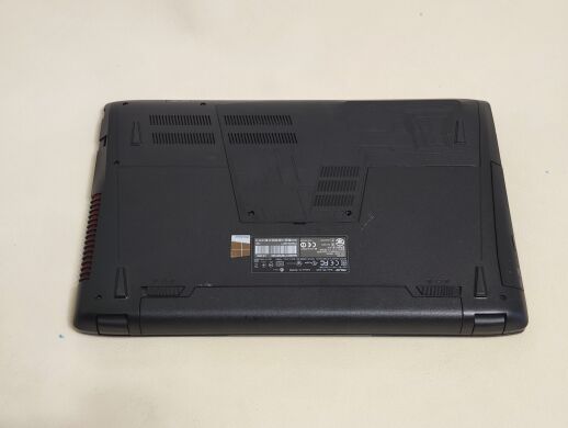 Ігровий ноутбук Asus ROG ZX50VW / 15.6" (1920x1080) TN / Intel Core i7-6700HQ (4 (8) ядра по 2.6 - 3.5 GHz) / 16 GB DDR4 / 256 GB SSD / nVidia GeForce GTX 960M, 2 GB GDDR5, 128-bit / WebCam / DVD-ROM