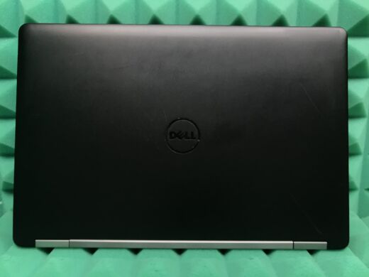 Ігровий ноутбук Б-клас Dell Latitude E5570 / 15.6" (1366x768) TN / Intel Core i7-6600U (2 (4) ядра по 2.6 - 3.4 GHz) / 8 GB DDR4 / 240 GB SSD / AMD Radeon R7 M360, 2 GB DDR3, 64-bit / WebCam / Win 10 Pro