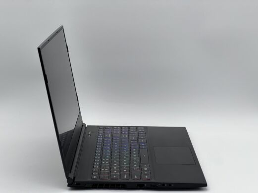 Игровой ноутбук Maingear Vector MG-VCTR001 / 15.6" (1920x1080) IPS / Intel Core i7-9750H (6 (12) ядра по 2.6 - 4.5 GHz) / 32 GB DDR4 / 480 GB SSD / nVidia GeForce GTX 1660 Ti, 6 GB GDDR6, 192-bit / WebCam