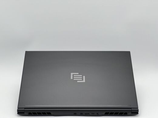 Игровой ноутбук Maingear Vector MG-VCTR001 / 15.6" (1920x1080) IPS / Intel Core i7-9750H (6 (12) ядра по 2.6 - 4.5 GHz) / 32 GB DDR4 / 480 GB SSD / nVidia GeForce GTX 1660 Ti, 6 GB GDDR6, 192-bit / WebCam