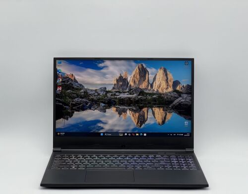 Игровой ноутбук Maingear Vector MG-VCTR001 / 15.6" (1920x1080) IPS / Intel Core i7-9750H (6 (12) ядра по 2.6 - 4.5 GHz) / 32 GB DDR4 / 480 GB SSD / nVidia GeForce GTX 1660 Ti, 6 GB GDDR6, 192-bit / WebCam