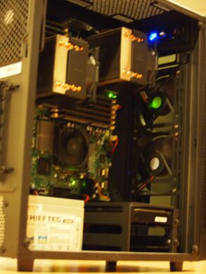 Midi-Tower / 2x Intel Xeon X5675 (6 (12) ядер по 3.06 - 3.46 GHz) / 48 GB DDR3 / 1000 GB HDD / Блок питания 550 WT