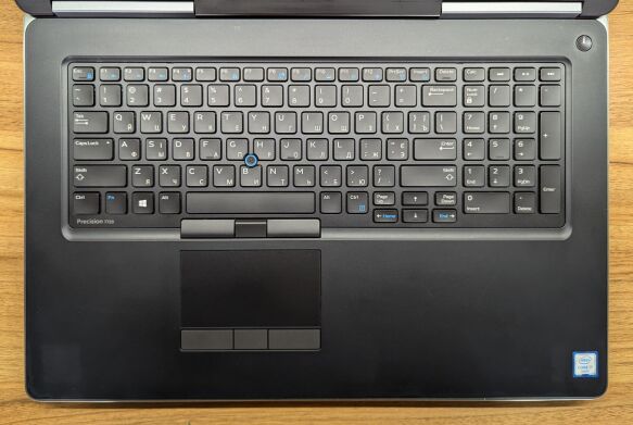 Мобільна робоча станція Б-клас Dell Precision 7720 / 17.3" (1920x1080) IPS / Intel Core i7-6820HQ (4 (8) ядра по 2.7 - 3.6 GHz) / 32 GB DDR4 / 512 GB SSD + 500 GB HDD / nVidia Quadro P3000, 6 GB GDDR5, 192-bit / WebCam / Windows 10