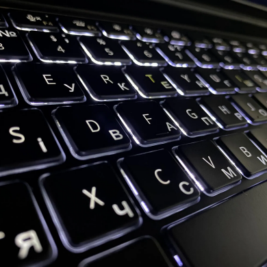 Мобільна робоча станція Dell Precision 7550 / 15.6" (1920x1080) IPS / Intel Core i7-10850H (6 (12) ядер по 2.7 - 5.1 GHz) / 32 GB DDR4 / 512 GB SSD / nVidia Quadro T1000, 4 GB GDDR5, 128-bit / WebCam / TouchID