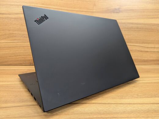 Мобільна робоча станція Lenovo ThinkPad P1 Gen 2 / 15.6" (1920x1080) IPS / Intel Core i7-9850H (6 (12) ядер по 2.6 - 4.6 GHz) / 32 GB DDR4 / 1000 GB SSD / nVidia Quadro T1000, 4 GB GDDR6, 128-bit / WebCam / Fingerprint / Windows 10 Мобільна робоча станція Lenovo ThinkPad P1 Gen 2 / 15.6" (1920x1080) IPS / Intel Core i7-9850H (6 (12) ядер по 2.6 - 4.6 GHz) / 32 GB DDR4 / 1000 GB SSD / nVidia Quadro T1000, 4 GB GDDR6, 128-bit / WebCam / Fingerprint / Windows 10