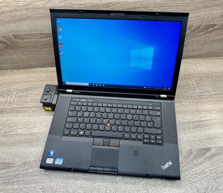 Мобильная рабочая станция Lenovo ThinkPad W530 / 15.6" (1600x900) IPS / Intel Core i5-3320M (2 (4) ядра по 2.6 - 3.3 GHz) / 8 GB DDR3 / 240 GB SSD / nVidia Quadro K1000M, 2 GB DDR3, 128-bit / Win 10 Pro + Dock station