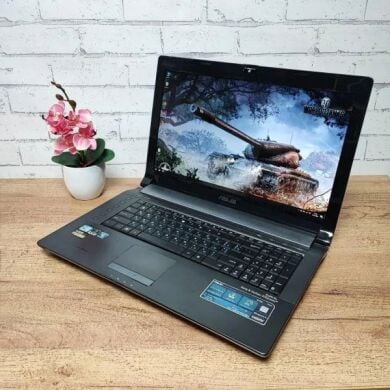 Ноутбук Asus N73S / 17.3" (1920x1080) TN / Intel Core i7-2630QM (4 (8) ядра по 2.0 - 2.9 GHz) / 8 GB DDR3 / 256 GB SSD + 320 GB HDD / nVidia GeForce GT 630M, 2 GB GDDR3, 128-bit / WebCam