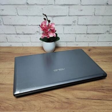 Ноутбук Asus N73S / 17.3" (1920x1080) TN / Intel Core i7-2630QM (4 (8) ядра по 2.0 - 2.9 GHz) / 8 GB DDR3 / 256 GB SSD + 320 GB HDD / nVidia GeForce GT 630M, 2 GB GDDR3, 128-bit / WebCam