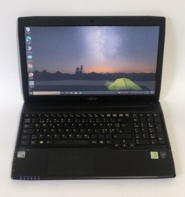 Ноутбук Б-класс Fujitsu LifeBook AH544 / 15.6'' (1366x768) TN / Intel Core i5-4200M (2 (4) ядра по 2.5 - 3.1 GHz) / 8 GB DDR3 / 750 GB HDD / nVidia GeForce GT 720M, 2 GB GDDR3, 64-bit / WebCam / DVD-ROM / VGA / Windows 10 Pro