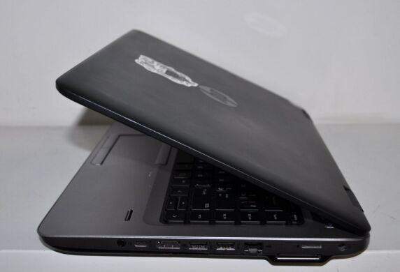 Ноутбук Б-клас HP ProBook 645 G3 / 14" (1366x768) TN / AMD A10-8730B (4 ядра по 2.4 - 3.3 GHz) / 8 GB DDR4 / 512 GB SSD NEW / AMD Radeon R5 Graphics / WebCam / VGA / АКБ NEW / Windows 10 Pro / BIOS PASSWORD BOOT