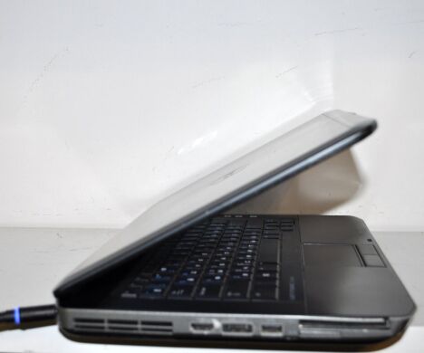 Ноутбук Dell Latitude E5430 / 14" (1366x768) TN / Intel Core i5-3210M (2 (4) ядра по 2.5 - 3.1 GHz) / 8 GB DDR3 / 120 GB SSD / Intel HD Graphics 4000 / DVD-ROM / WebCam / Без АКБ / Windows 10 Home Ноутбук Dell Latitude E5430 / 14" (1366x768) TN / Intel Core i5-3210M (2 (4) ядра по 2.5 - 3.1 GHz) / 8 GB DDR3 / 120 GB SSD / Intel HD Graphics 4000 / DVD-ROM / WebCam / Без АКБ / Windows 10 Home