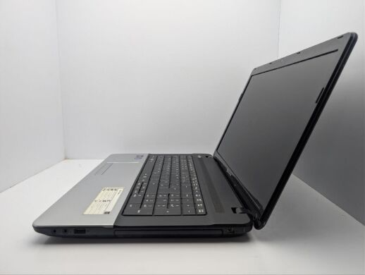 Ноутбук Packard Bell EasyNote LE / 17.3" (1600x900) TN / AMD E1-1200 (2 ядра по 1.4 GHz) / 6 GB DDR3 / 120 GB SSD / AMD Radeon HD 7310 Graphics / WebCam / DVD-ROM