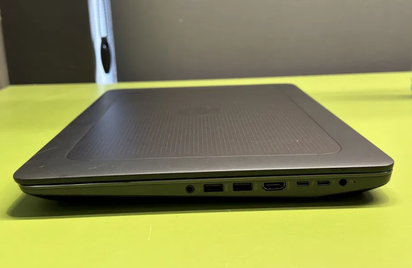 Робоча станція HP ZBook 15 G3 / 15.6" (1920x1080) TN / Intel Core i7-6700HQ (4 (8) ядра по 2.6 - 3.5 GHz) / 16 GB DDR4 / 256 GB SSD / nVidia Quadro M1000M, 2 GB GDDR5, 128-bit / WebCam / Windows 10 PRO Lic