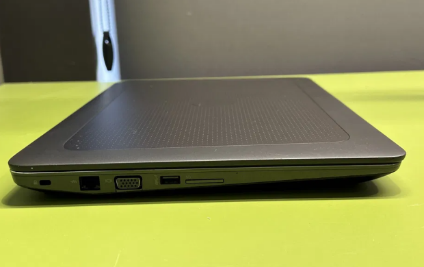 Робоча станція HP ZBook 15 G3 / 15.6" (1920x1080) TN / Intel Core i7-6700HQ (4 (8) ядра по 2.6 - 3.5 GHz) / 16 GB DDR4 / 256 GB SSD / nVidia Quadro M1000M, 2 GB GDDR5, 128-bit / WebCam / Windows 10 PRO Lic