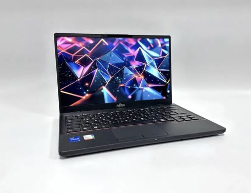 Ультрабук Fujitsu LifeBook E5412 / 14" (1920x1080) IPS / Intel Core i5-1235U (10 (12) ядер по 3.3 - 4.4 GHz) / 16 GB DDR4 / 256 GB SSD M.2 / Intel Iris Xe Graphics / WebCam / Win 11 Pro + гравіювання