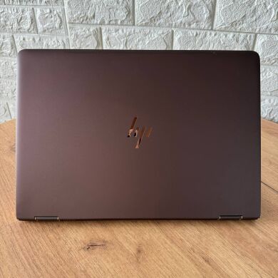 Ігровий ноутбук-трансформер HP Spectre x360 15-bl112dx / 15.6" (3840x2160) IPS Touch / Intel Core i7-8550U (4 (8) ядра по 1.8 - 4.0 GHz) / 8 GB DDR4 / 256 GB SSD / nVidia GeForce MX150, 2 GB GDDR5, 64-bit / WebCam Ігровий ноутбук-трансформер HP Spectre x360 15-bl112dx / 15.6" (3840x2160) IPS Touch / Intel Core i7-8550U (4 (8) ядра по 1.8 - 4.0 GHz) / 8 GB DDR4 / 256 GB SSD / nVidia GeForce MX150, 2 GB GDDR5, 64-bit / WebCam