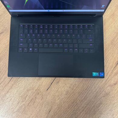 Ігровий ноутбук Б-клас Razer Blade 15 RZ09-0421 / 15.6" (2560x1440) IPS / Intel Core i7-12800H (14 (20) ядер по 2.4 - 4.8 GHz) / 16 GB DDR5 / 1000 GB SSD / nVidia GeForce RTX 3060, 6 GB GDDR6, 192-bit / WebCam