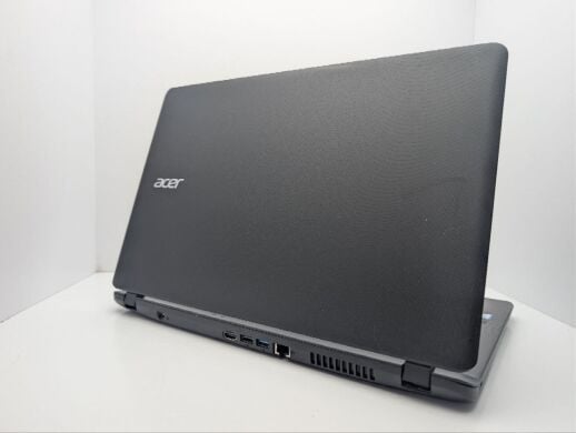 Ноутбук Acer Aspire ES1-572 / 15.6" (1920x1080) TN / Intel Core i3-6006U (2 (4) ядра по 2.0 GHz) / 8 GB DDR3 / 120 GB SSD / Intel HD Graphics 520 / WebCam / DVD-ROM