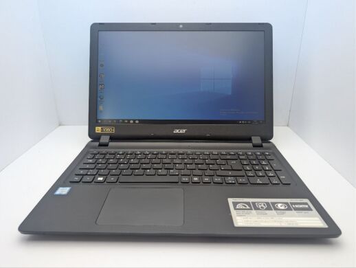 Ноутбук Acer Aspire ES1-572 / 15.6" (1920x1080) TN / Intel Core i3-6006U (2 (4) ядра по 2.0 GHz) / 8 GB DDR3 / 120 GB SSD / Intel HD Graphics 520 / WebCam / DVD-ROM