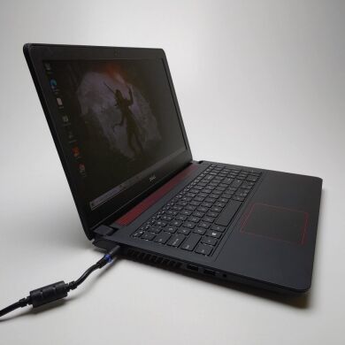 Ігровий ноутбук Dell Inspiron 15-7559 / 15.6" (1920x1080) IPS / Intel Core i7-6700HQ (4 (8) ядра по 2.6 - 3.5 GHz) / 16 GB DDR3 / 128 GB SSD + 1000 GB HDD / nVidia GeForce GTX 960M, 4 GB GDDR5, 128-bit / WebCam / Win 10 Home