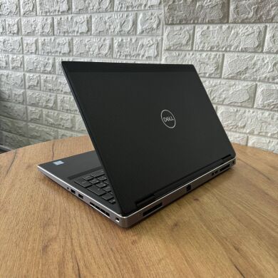 Мобільна робоча станція Dell Precision 7530 / 15.6" (1920x1080) IPS / Intel Core i5-8400H (4 (8) ядер по 2.5 - 4.2 GHz) / 32 GB DDR4 / 256 GB SSD / nVidia Quadro P1000, 4 GB GDDR5, 128-bit / WebCam