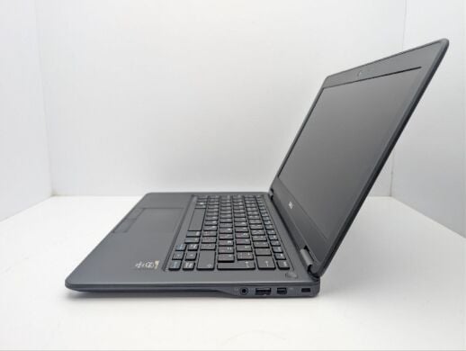 Нетбук Dell Latitude E7250 / 12.5" (1366x768) TN / Intel Core i7-5600U (2 (4) ядра по 2.6 - 3.2 GHz) / 8 GB DDR3 / 120 GB SSD / Intel HD Graphics 5500 / WebCam / АКБ не держит
