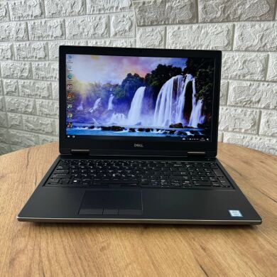 Мобільна робоча станція Dell Precision 7530 / 15.6" (1920x1080) IPS / Intel Core i5-8400H (4 (8) ядер по 2.5 - 4.2 GHz) / 32 GB DDR4 / 256 GB SSD / nVidia Quadro P1000, 4 GB GDDR5, 128-bit / WebCam