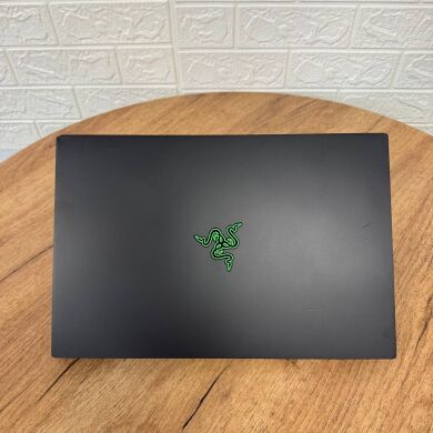 Ігровий ноутбук Б-клас Razer Blade 15 RZ09-0421 / 15.6" (2560x1440) IPS / Intel Core i7-12800H (14 (20) ядер по 2.4 - 4.8 GHz) / 16 GB DDR5 / 1000 GB SSD / nVidia GeForce RTX 3060, 6 GB GDDR6, 192-bit / WebCam