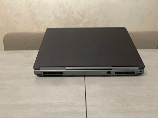 Мобільна робоча станція Dell Precision 7710 / 17.3" (3840x2160) IPS / Intel Core i7-6920HQ (4 (8) ядра по 2.9 - 3.8 GHz) / 16 GB DDR4 / 256 GB SSD + 500 GB HDD / nVidia Quadro M5000M, 8 GB GDDR5, 256-bit / WebCam Мобільна робоча станція Dell Precision 7710 / 17.3" (3840x2160) IPS / Intel Core i7-6920HQ (4 (8) ядра по 2.9 - 3.8 GHz) / 16 GB DDR4 / 256 GB SSD + 500 GB HDD / nVidia Quadro M5000M, 8 GB GDDR5, 256-bit / WebCam