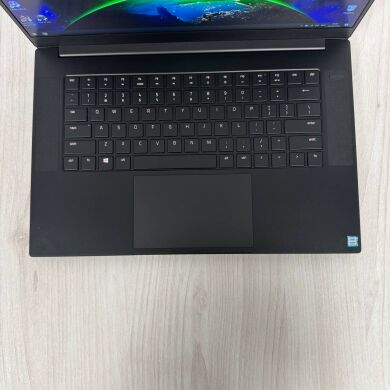 Ігровий ноутбук Razer Blade 15 RZ09-02705 / 15.6" (1920x1080) IPS / Intel Core i7-8750H (6 (12) ядер по 2.2 - 4.1 GHz) / 16 GB DDR4 / 512 GB SSD / nVidia GeForce GTX 1060 Max-Q, 6 GB GDDR5, 192-bit / WebCam