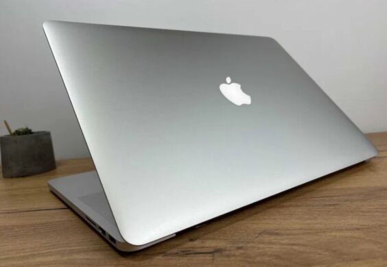 Ноутбук Apple A1398 MacBook Pro Retina 15 / 15.4" (2880x1800) IPS / Intel Core i7-4850HQ (4 (8) ядра по 2.3 - 3.5 GHz) / 16 GB DDR3 / 250 GB SSD / nVidia GeForce GT 750M, 2 GB GDDR5, 128-bit / WebCam / macOS