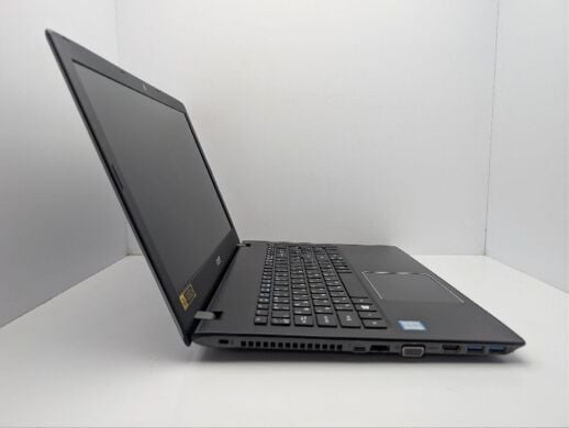 Ноутбук Acer Aspire E5-575G / 15.6" (1920x1080) TN / Intel Core i3-6006U (2 (4) ядра по 2.0 GHz) / 8 GB DDR4 / 120 GB SSD M.2 + 1000 GB HDD / nVidia GeForce 940MX, 4 GB GDDR5, 64-bit / WebCam