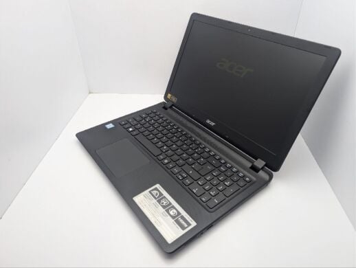 Ноутбук Acer Aspire ES1-572 / 15.6" (1920x1080) TN / Intel Core i3-6006U (2 (4) ядра по 2.0 GHz) / 8 GB DDR3 / 120 GB SSD / Intel HD Graphics 520 / WebCam / DVD-ROM