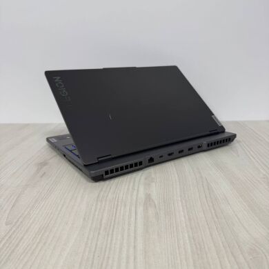 Ігровий ноутбук Б-клас Lenovo Legion 5 15ARH7H / 15.6" (1920x1080) IPS / AMD Ryzen 7 6800H (8 (16 ядер по 3.2 - 4.7 GHz) / 16 GB DDR5 / 512 GB SSD NVMe / nVidia GeForce RTX 3060, 6 GB GDDR6, 192-bit / WebCam