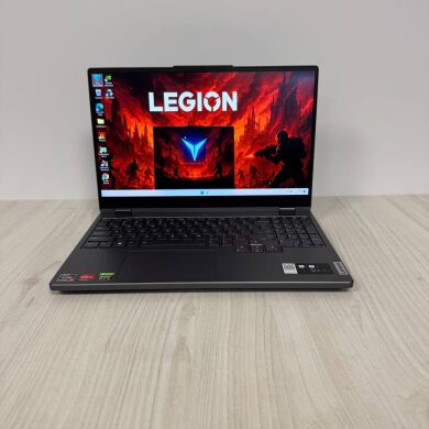 Ігровий ноутбук Б-клас Lenovo Legion 5 15ARH7H / 15.6" (1920x1080) IPS / AMD Ryzen 7 6800H (8 (16 ядер по 3.2 - 4.7 GHz) / 16 GB DDR5 / 512 GB SSD NVMe / nVidia GeForce RTX 3060, 6 GB GDDR6, 192-bit / WebCam